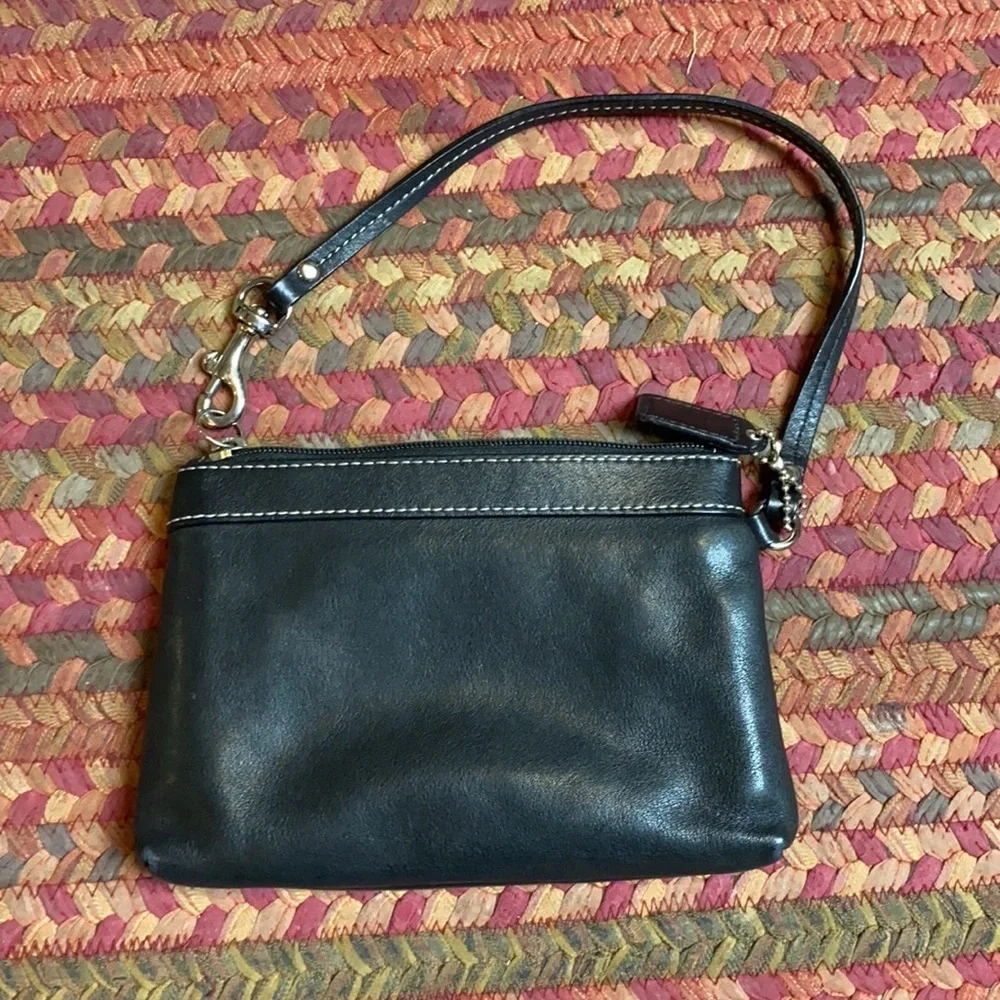 COACH BLACK LEATHER zipper WRISTLET POUCH RETRO Y2K VTG